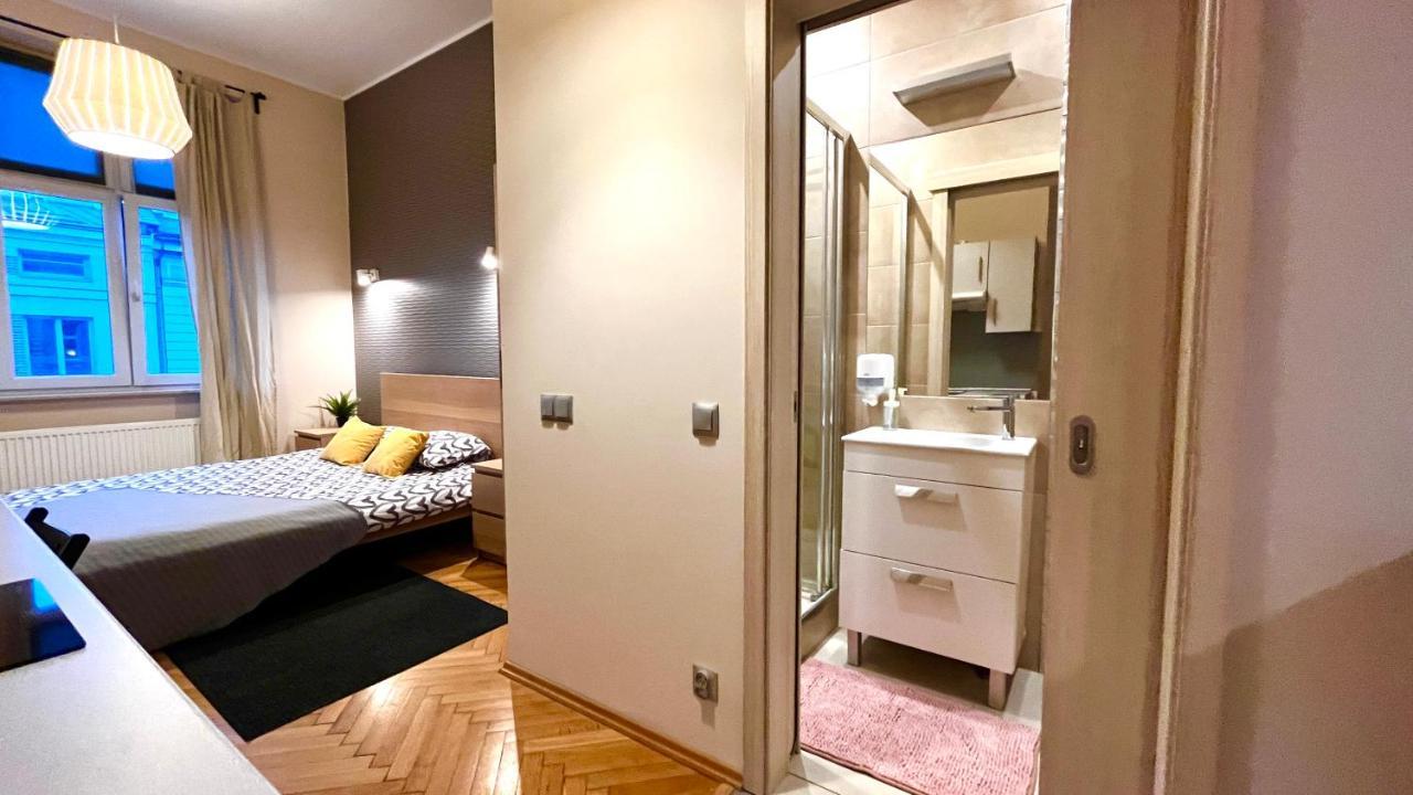 Double Studio City Center Kraków Exteriör bild